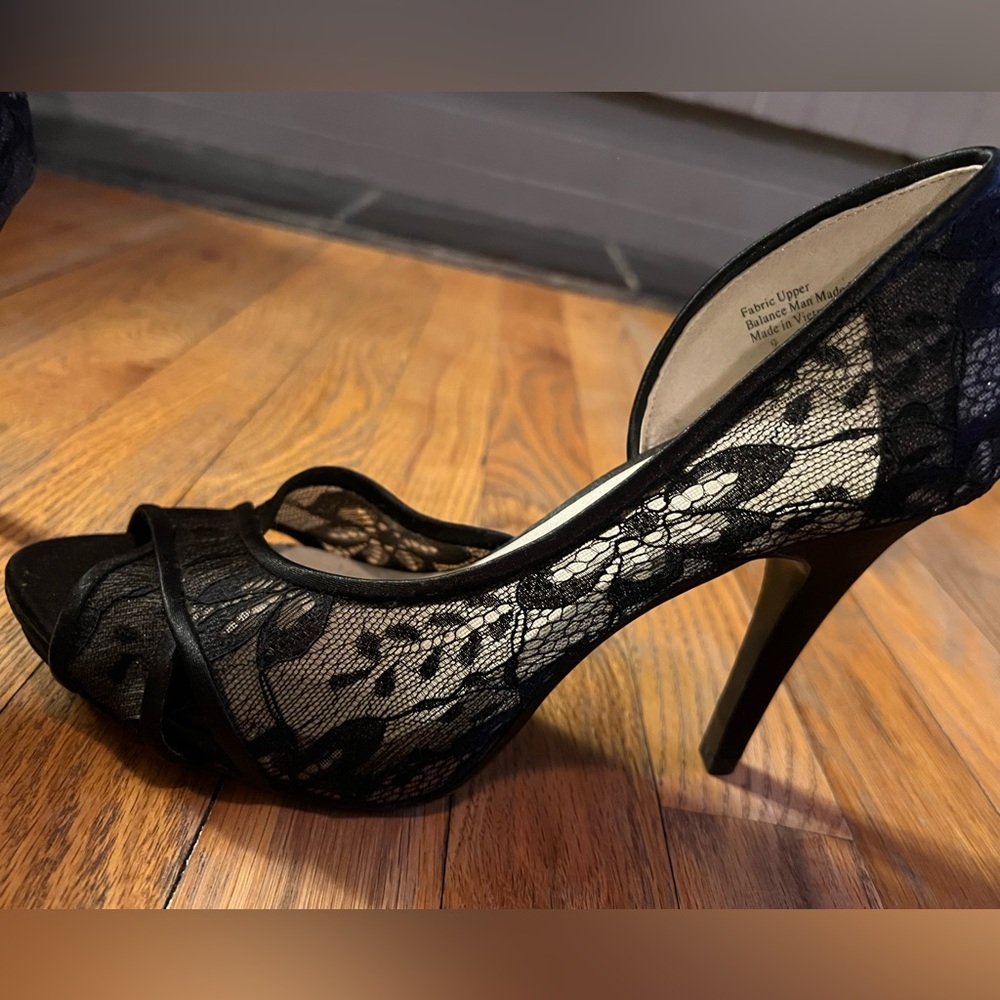 Sexy black lace heels. Size 9. Like new.